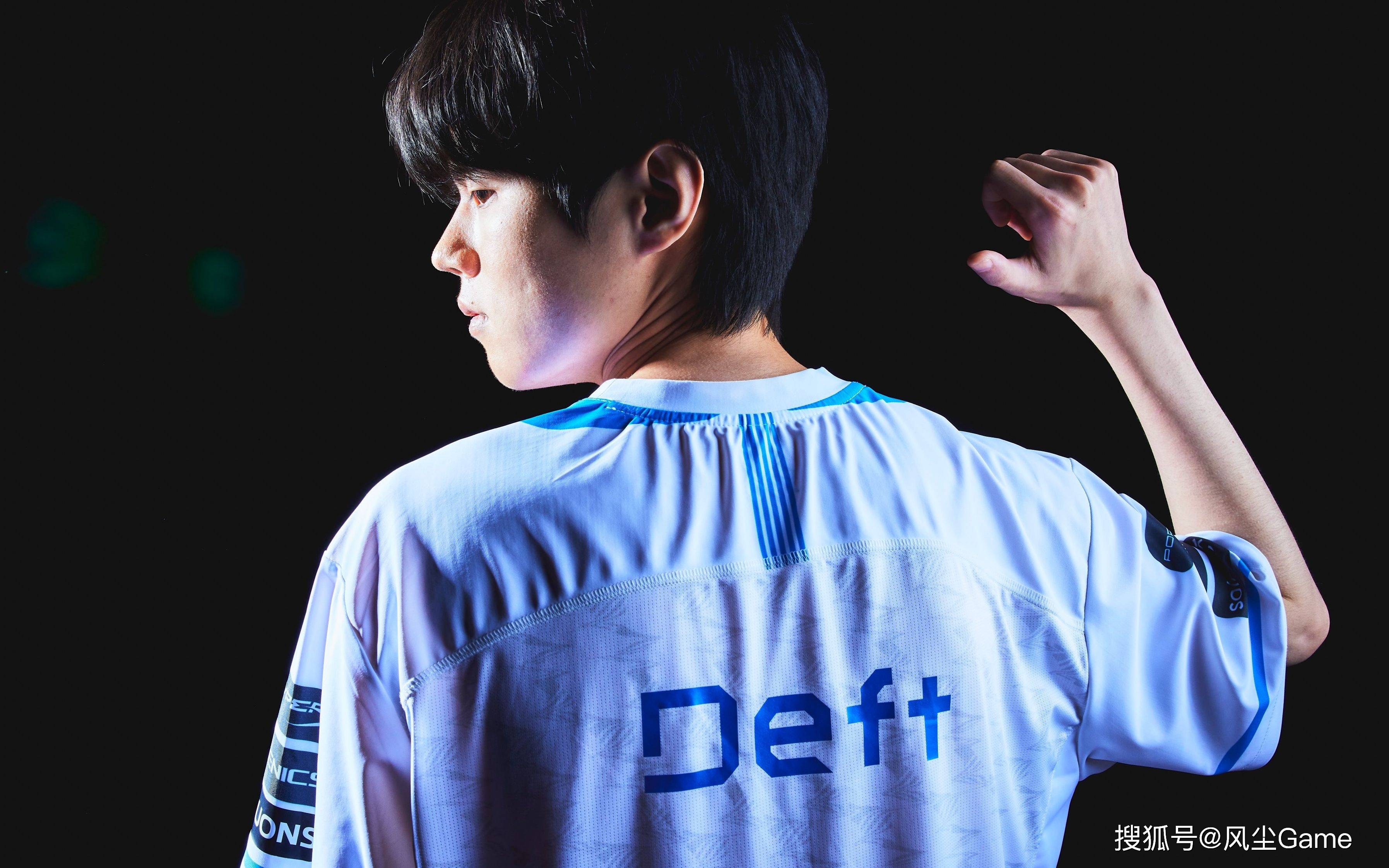 T1力克MAD,Uzi团战一打五峡谷大战半决赛,锁定晋级资格 T1力克MAD,Uzi团战一打五峡谷大战半决赛,锁定晋级资格