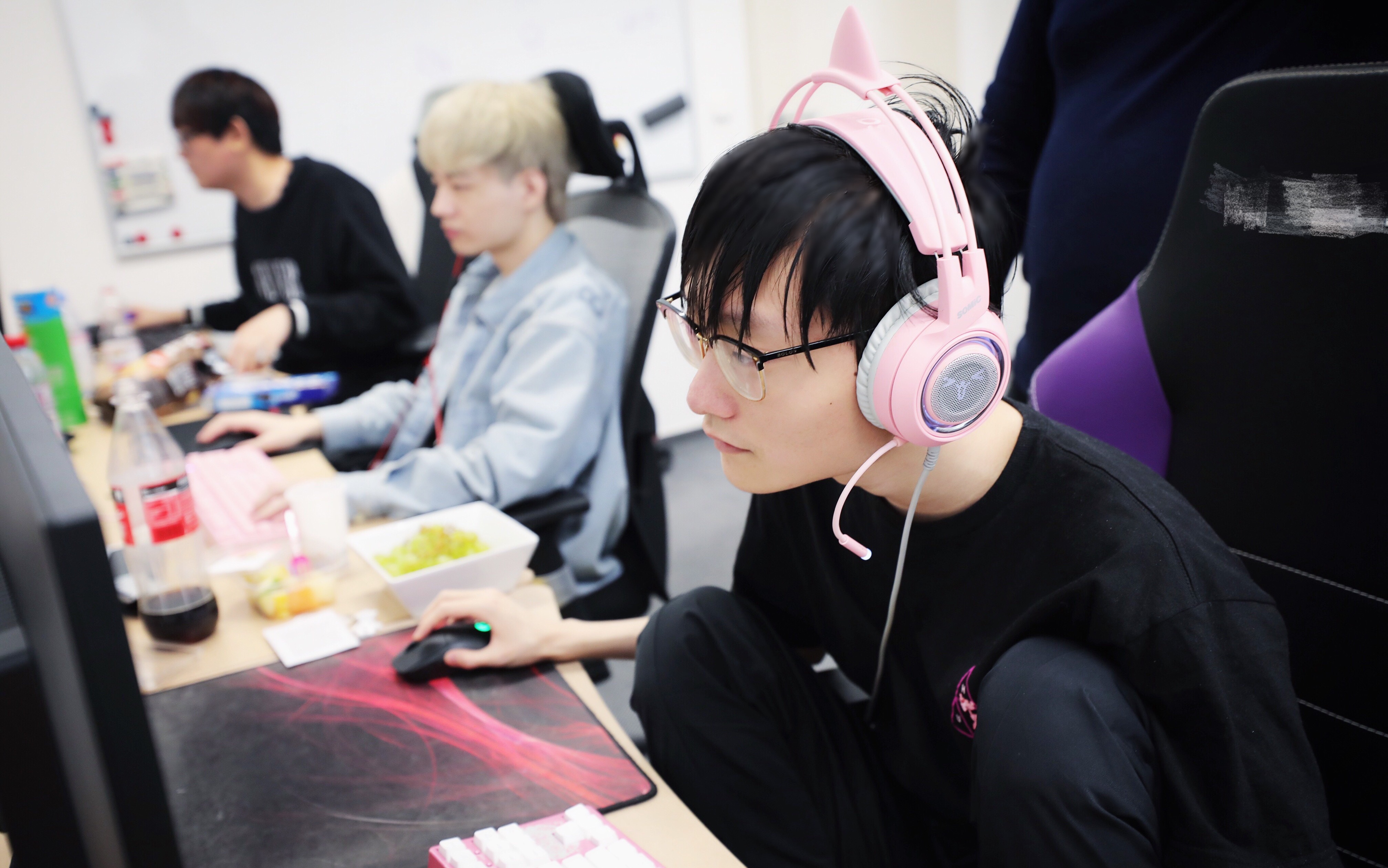 开云平台-TL轻取FPX，Canyon完成史诗逆转峡谷大战四强赛，点燃全场激情